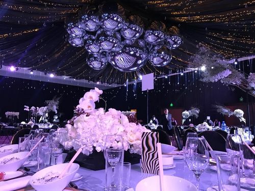 Latest company news about A decorative with our inflatable mirror ball